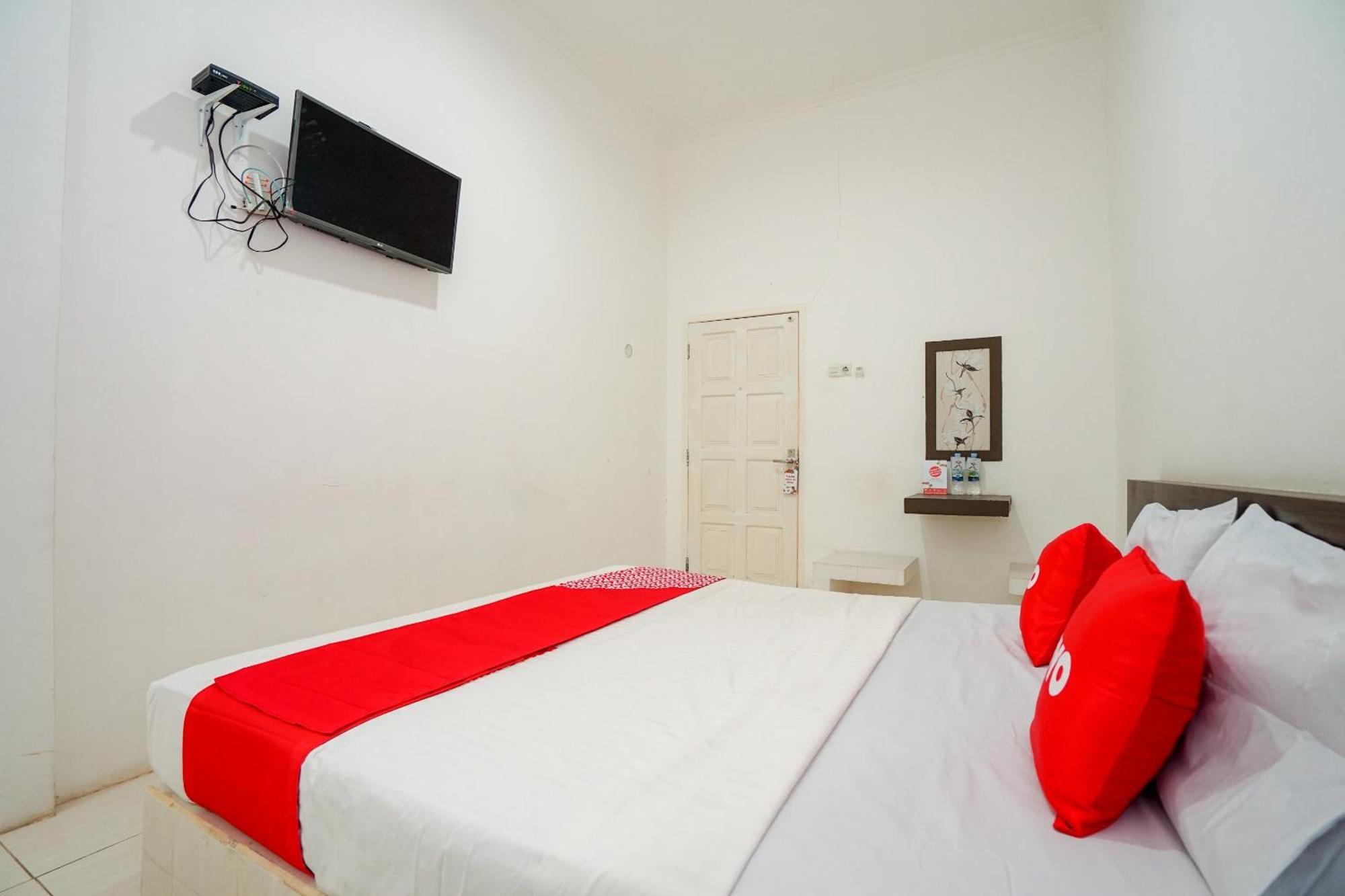 OYO 1868 Penginapan Sekip Palembang Bagian luar foto